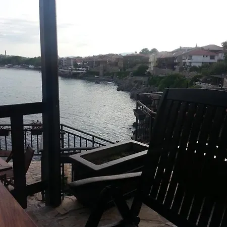 Pensión Antique 3*