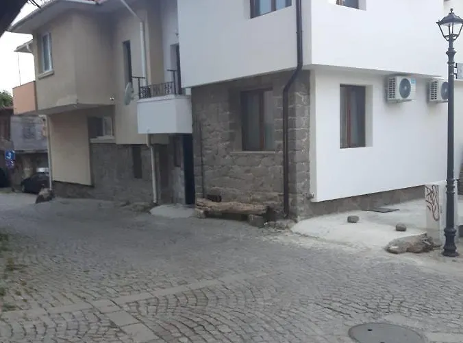 Antique Къща за гости